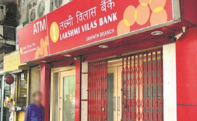 रिजर्व बैंक ने लक्ष्मी विलास बैंक को ऋण देने, नयी शाखाएं खोलने से रोका