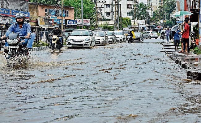 दिन भर झमाझम से निकला शहर का दम
