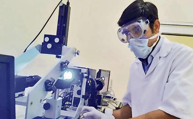 बिहार के बेटे का कमाल, अब पानी में तैरेगी ईंट