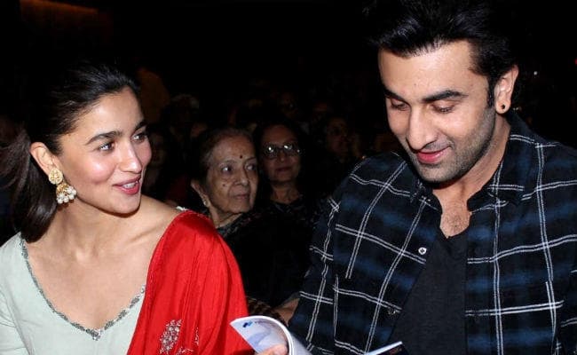 भंसाली थामेंगे आलिया और रणबीर का हाथ!