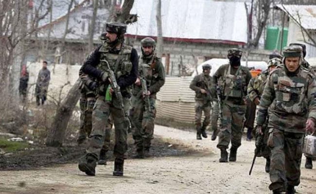 कश्मीर में आतंकवादी वारदात के बाद निगरानी और आतंकवाद निरोधक अभियान तेज