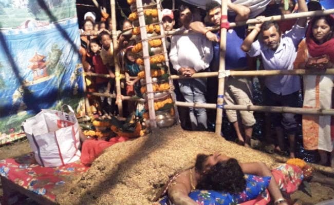 Ranchi : सीने पर 108 कलश लेकर 10 दिनों तक साधना में लीन रहेंगे रक्‍तांबर महाराज