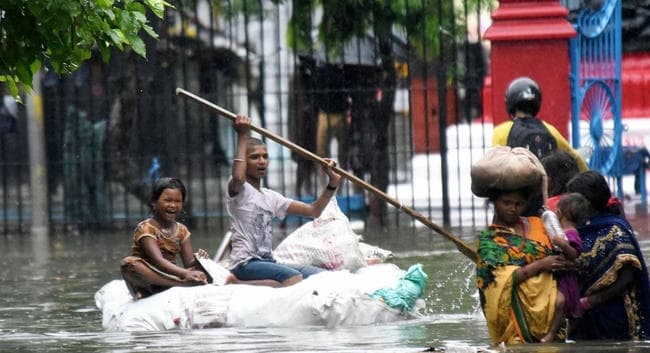 बिहार में बारिश से हाहाकार: तस्वीरों में देखें भयावह मंजर