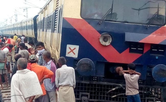 बिहारः किऊल-गया रेलखंड पर टला बड़ा हादसा, भैंस से टकराकर ईएमयू ट्रेन पटरी से उतरी, कई ट्रेनें प्रभावित