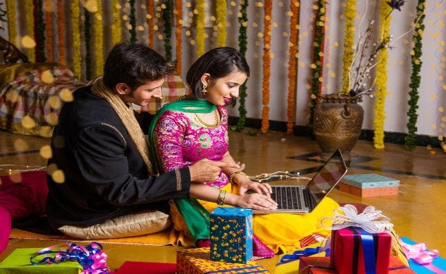 इस बार दीपावली के मौके पर, परेशानी मुक्त पर्सनल लोन के साथ अपनी बड़ी खरीद के लिए आर्थिक सहायता पाएं