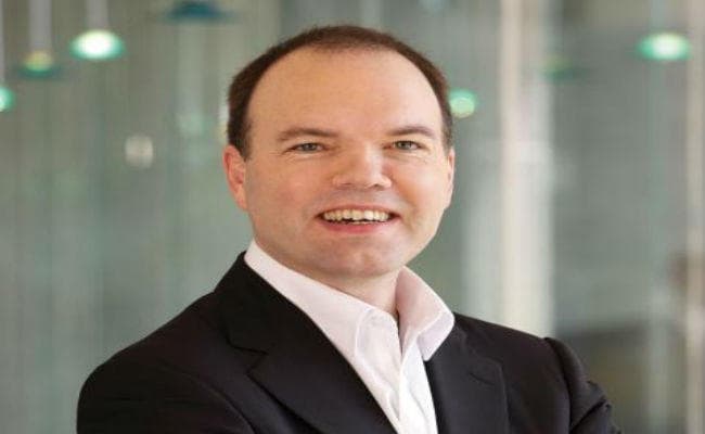 टेलीकॉम सेक्रेटरी से वोडाफोन के अधिकारी ने की मुलाकात, स्पेक्ट्रम के भुगतान पर दो साल की मांगी मोहलत