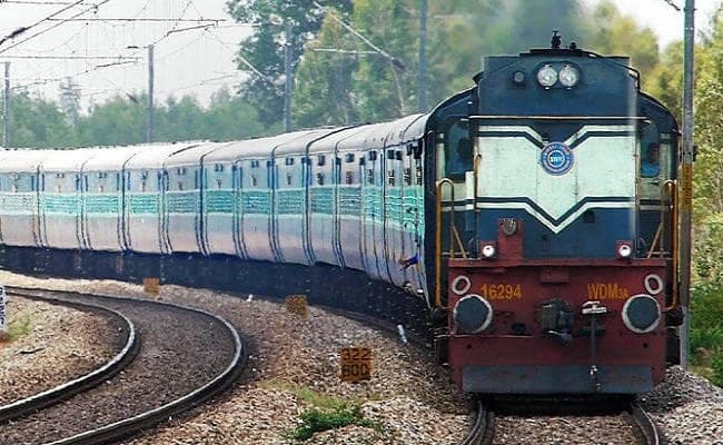 आज से बढ़ा रेल किराया, आरक्षण शुल्क में बदलाव नहीं
