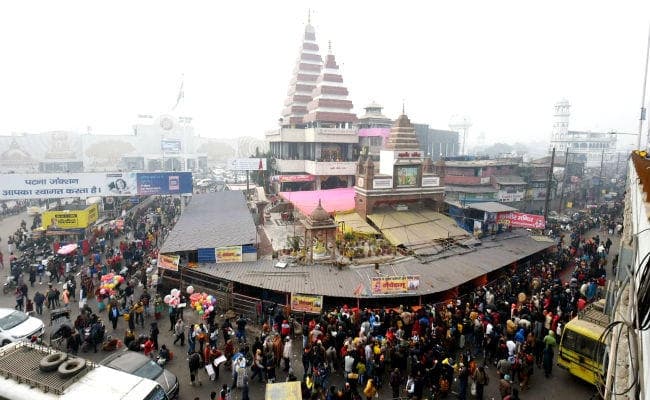 HAPPY NEW YEAR : गिरिराज बोले- ''प्रशासनिक'' नववर्ष की शुभकामनाएं, ...जानें क्यों, ...पढ़ें किसने क्या कहा?
