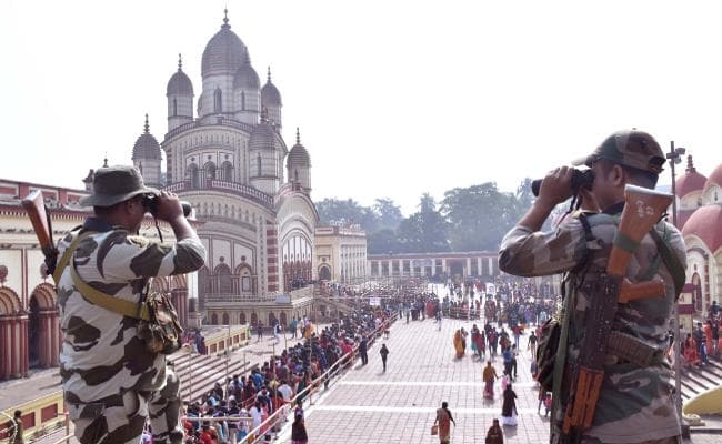 कल्पतरु उत्सव : दक्षिणेश्वर काली मंदिर व उद्यान बाटी में उमड़ी श्रद्धालुओं की भीड़
