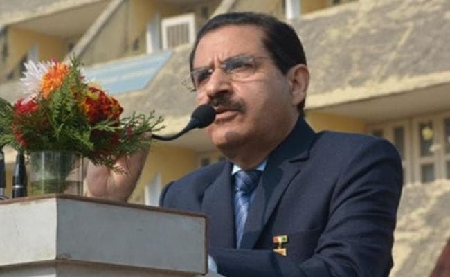 इलाहाबाद विश्वविद्यालय के कुलपति के बाद लगभग सभी वार्डन ने की इस्तीफे की पेशकश