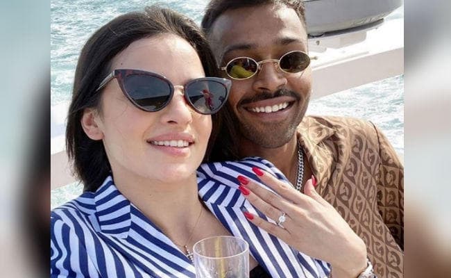 PHOTOS : समुद्र के बीच हार्दिक पांड्या ने गर्लफ्रेंड को इस अंदाज में किया प्रपोज