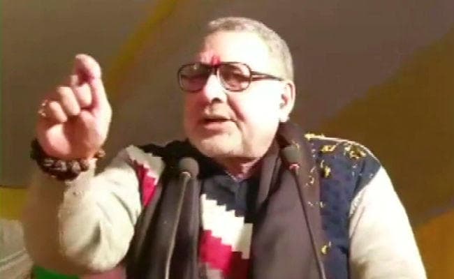 गिरिराज का विवादास्पद बयान, कहा- संस्कृति और पारंपरिक मूल्यों से दूर हो जाते हैं मिशनरी स्कूलों में पढ़े बच्चे