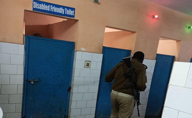 Ranchi : पुलिस को चकमा देकर सदर अस्पताल से कैदी फरार, तलाश में जुटी पुलिस