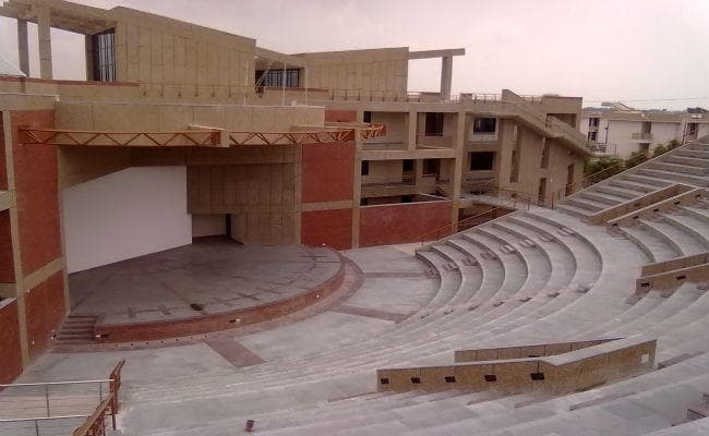आईआईटी कानपुर में छात्रों ने गाया ''हम देखेंगे'' गाना, गाने को बताया गया हिंदू विरोधी, होगी जांच