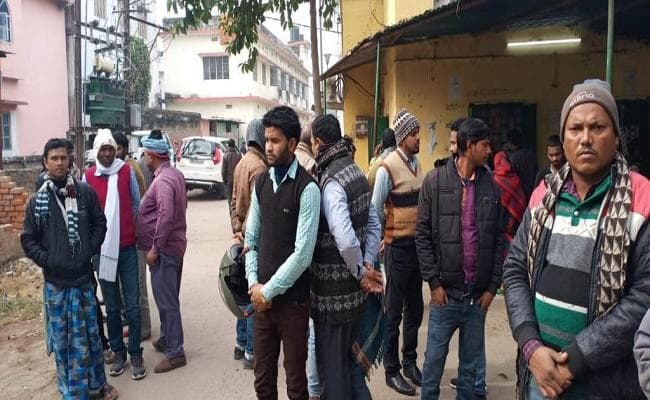 जमीन विवाद में मामा ने भांजे को तलवार से काट डाला, पुत्री व भतीजा को भी पीटकर किया घायल