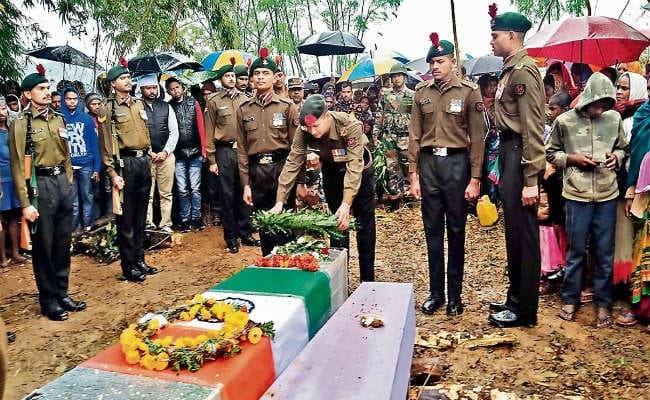 रांची : जवान का शव आने के सात घंटे बाद कुएं से मिली पत्नी की लाश