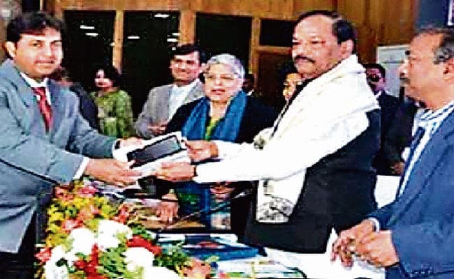 रांची : बांटे गये टैब का प्रयोग होगा या नहीं, शिक्षा मंत्री लेंगे निर्णय