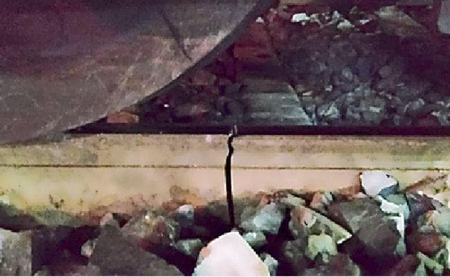 बक्सर : जमानियां में पटरी टूटी, परिचालन बाधित