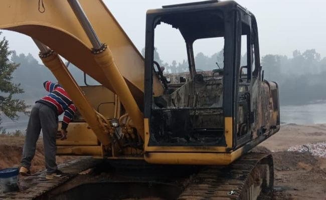 Jharkhand : हजारीबाग में नक्सली हमले के बाद कंस्ट्रक्शन कंपनी का पुल बनाने से इन्कार