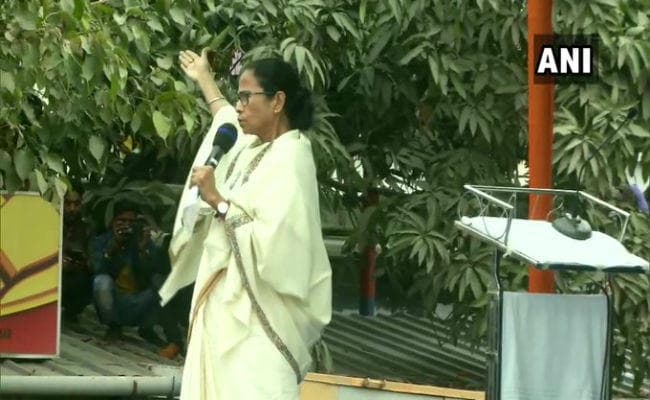 ममता बनर्जी ने किया पीएम मोदी पर हमला, कहा- आप हमारे देश की तुलना पाकिस्तान से बार-बार क्यों करते हैं ?