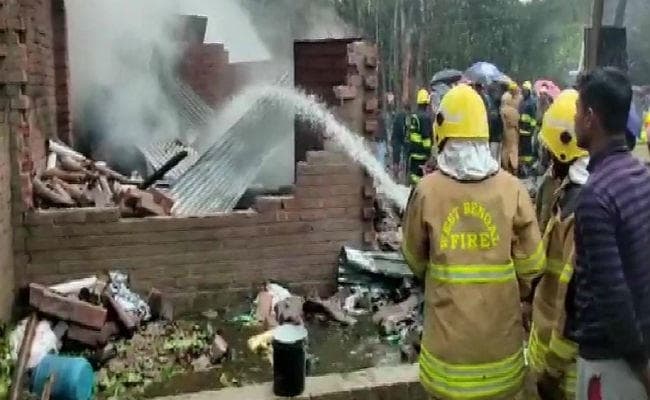 नैहाटी : पटाखा कारखाना में विस्फोट, पांच की मौत