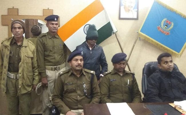 धनबाद से शातिर साइबर क्रिमिनल गिरफ्तार, कस्टमर केयर में अपना नंबर डालकर करता था ठगी