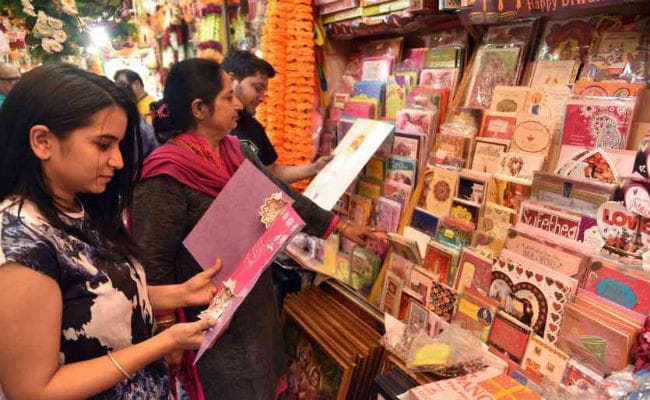 कम होता जा रहा है ग्रीटिंग कार्ड का क्रेज