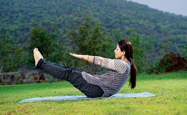 मोटापा घटाने में कारगर है नौकासन, बरतें ये सावधानी