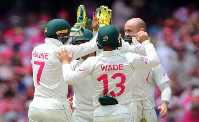 Aus vs NZ: सिडनी टेस्ट में न्यूजीलैंड 251 रन पर आल आउट, आस्ट्रेलिया को विशाल बढ़त