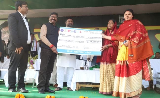 मुख्यमंत्री की तरह नहीं, बेटा, भाई और दोस्त की तरह काम करूंगा, भोगनाडीह में बोले हेमंत सोरेन