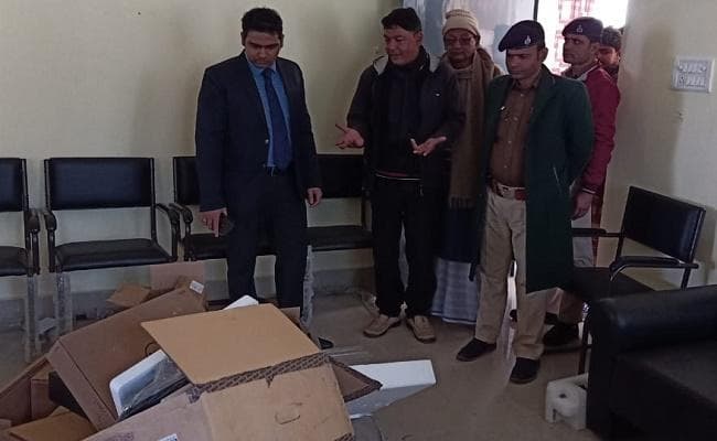 फणीश्वर नाथ रेणु के पैतृक गांव स्थित स्मृति भवन में भीषण चोरी, प्रशासनिक महकमे में मचा हड़कंप