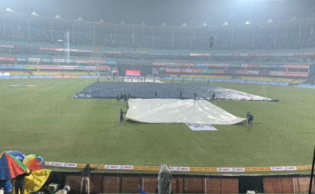 #INDvsSL 1st T20I : बारिश की भेंट चढ़ा भारत-श्रीलंका पहला टी20 मैच