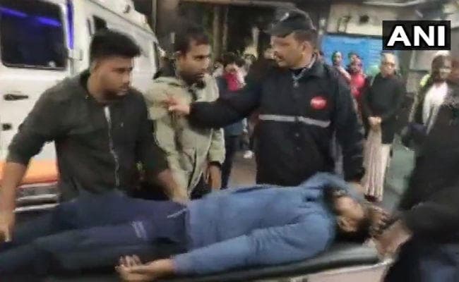 जेएनयू परिसर में नकाबपोशों ने छात्रों, शिक्षकों पर हमला किया, पुलिस बुलाई गयी