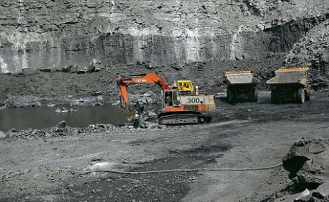 कोयला खदान पर फिर मंडराने लगे काले बादल