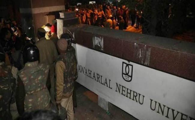 जेएनयू ने बताया छात्रों के बीच संघर्ष का कारण, विपक्ष ने सरकार को जिम्मेदार ठहराया