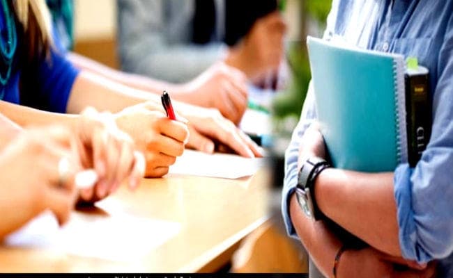 Sarkari Job: पोस्ट ग्रेजुएट टीचर भर्ती के 1375 पदों पर निकली वैकेंसी, ऐसे करें आवेदन