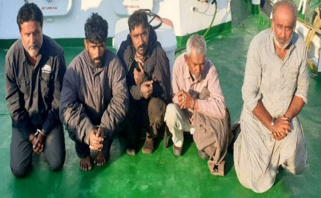 गुजरात: 175 करोड़ रुपये की हेरोइन के साथ पांच पाकिस्तानी नागरिक गिरफ्तार, पूछताछ जारी