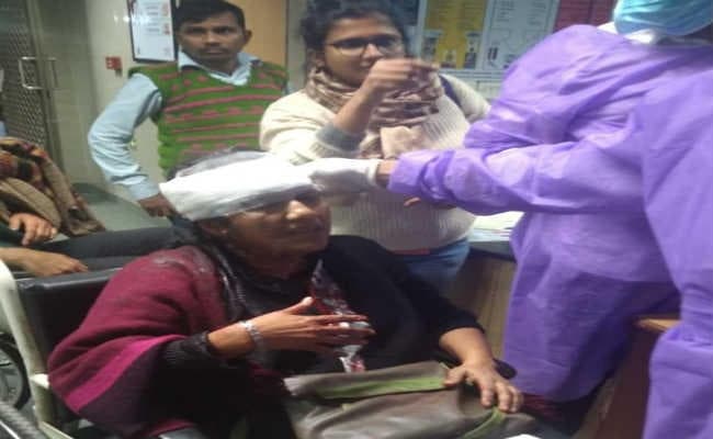 JNU हिंसा: AIIMS में भर्ती करवाए गए 34 घायलों को मिली छुट्टी,  केरल- पंजाब के मुख्यमंत्रियों ने की निंदा