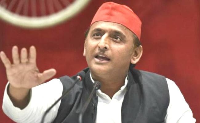 गोरखपुर मेडिकल कॉलेज में बच्चों का किया गया गलत इलाज, न्यायाधीश करें जांच : अखिलेश