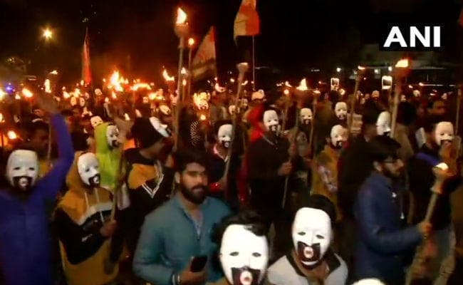 जेएनयू में हिंसा के विरोध में पुडुचेरी से लेकर ऑक्सफोर्ड तक प्रदर्शन