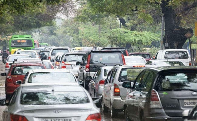 सेंटर ने कहा – स्टेट नहीं कर सकते मोटर वाहन अधिनियम में तय जुर्माने में कटौती, जानिये क्यों?