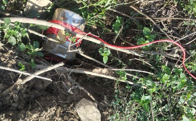 दलमा की तराई में नक्‍सलियों ने छुपा रखा था केन, जिला पुलिस व सीआरपीएफ जवानों ने किया डिफ्यूज