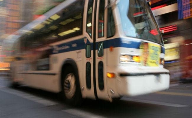 बस की चपेट में आकर युवक की मौत