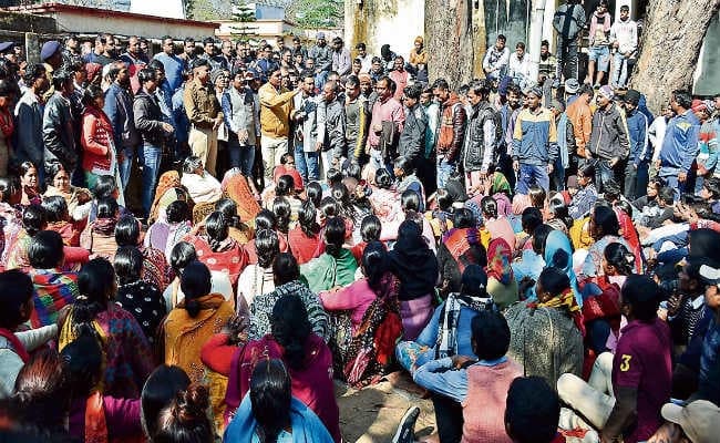 कांके : थाना घेरने का प्रयास, क्षेत्र में बढ़ा तनाव, बंद रहीं दुकानें