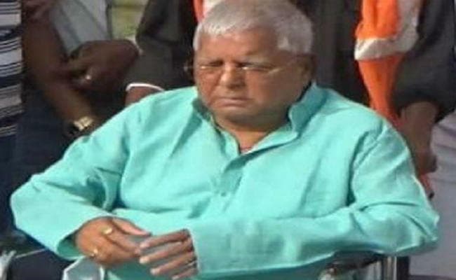 रांची : लालू को रोज दो घंटे धूप में बैठने और एक किमी चलने की सलाह