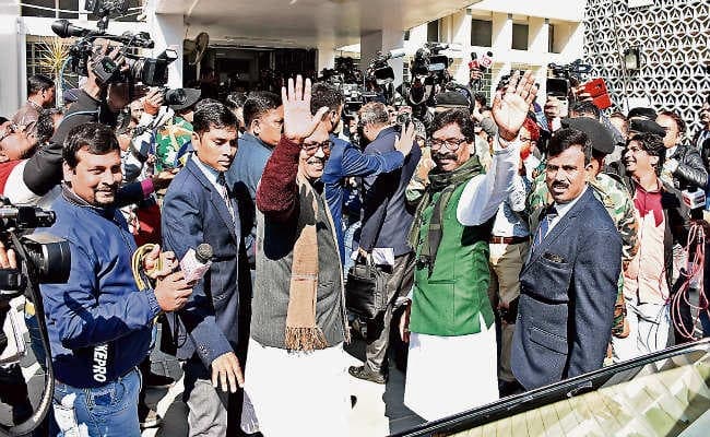 रांची : रवींद्रनाथ महतो बनेंगे विधानसभा अध्यक्ष, 78 विधायकों ने ली शपथ, हेमंत ने दुमका सीट छोड़ी