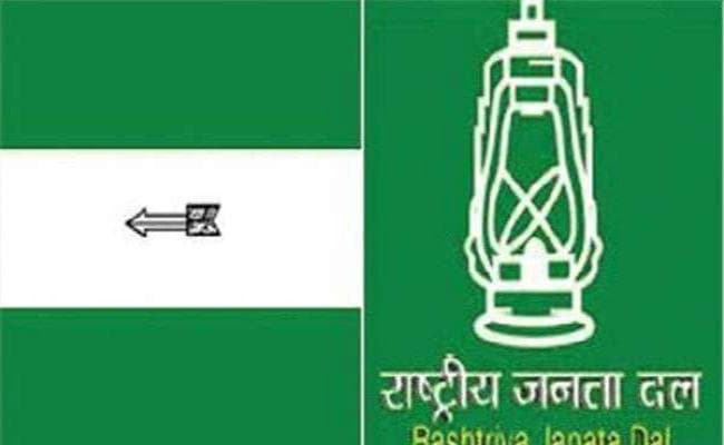 जदयू और राजद नेताओं के बीच छिड़ी जंग, पोस्टर के बाद अब कविता से वार-पलटवार