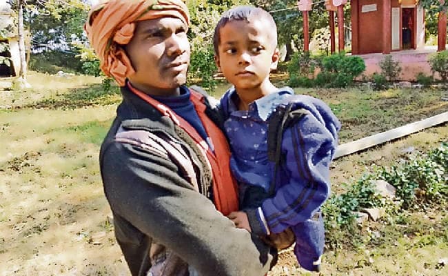 कैमूर : बेटे संग 1200 फुट गहरी खाई में कूदी महिला की मौत, बेटा बचा