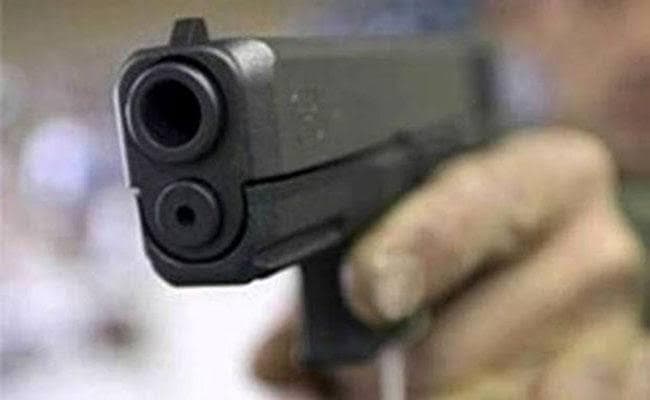 अमेरिका वॉलमार्ट गोलीबारी में एक व्यक्ति की मौत, एक महिला घायल