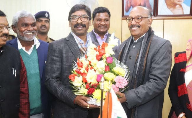 रविंद्रनाथ महतो को CM ने दी बधाई, कहा- इनकी सादगी और कार्यकुशलता सबको करती है प्रभावित